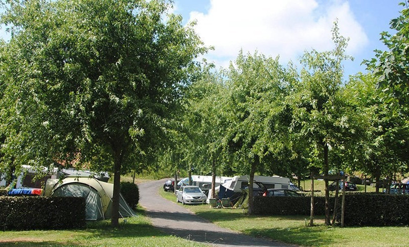 Camping Erreka Hébergement Emplacements