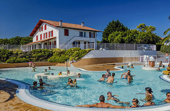 Campsite Erreka Biarritz pool area